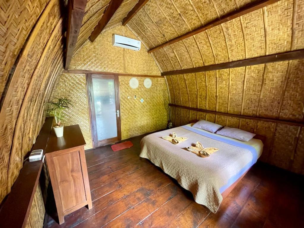 The Golden Ave Bungalow Гили Траванган Экстерьер фото