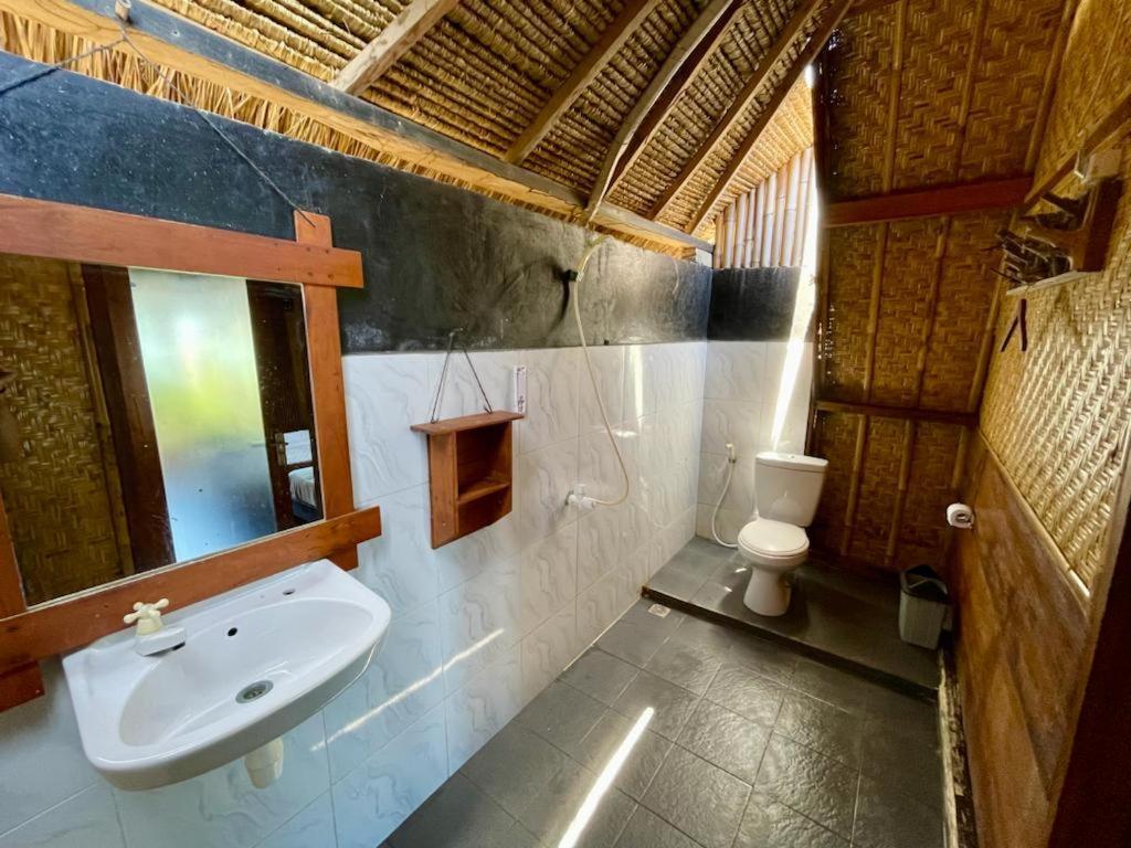 The Golden Ave Bungalow Гили Траванган Экстерьер фото