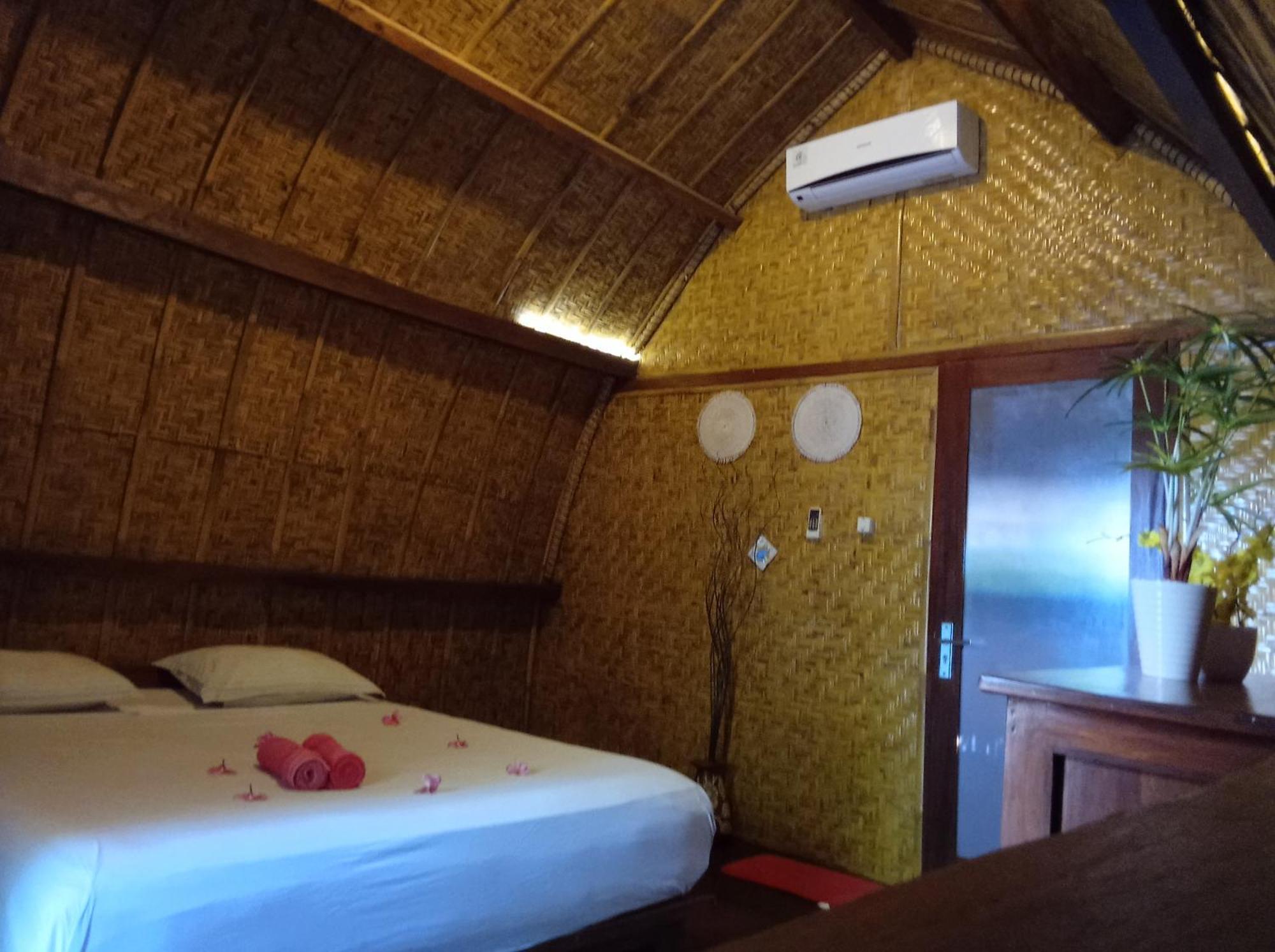 The Golden Ave Bungalow Гили Траванган Номер фото